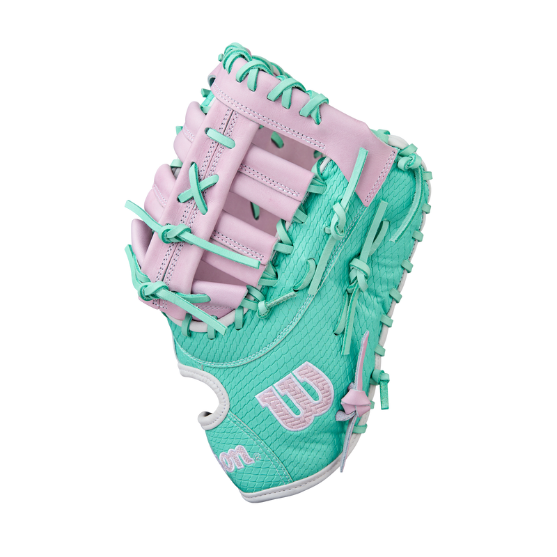 2026 Wilson Winter Collection A2000 Softball 1620SS 12.5" First Base Mitt - WBW103949125 / WBW103950125